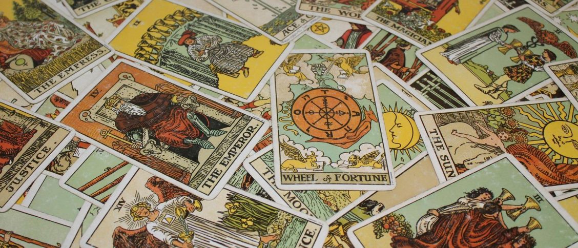 What is the difference between Tarot Cards, Oracle Cards & Angel Cards?